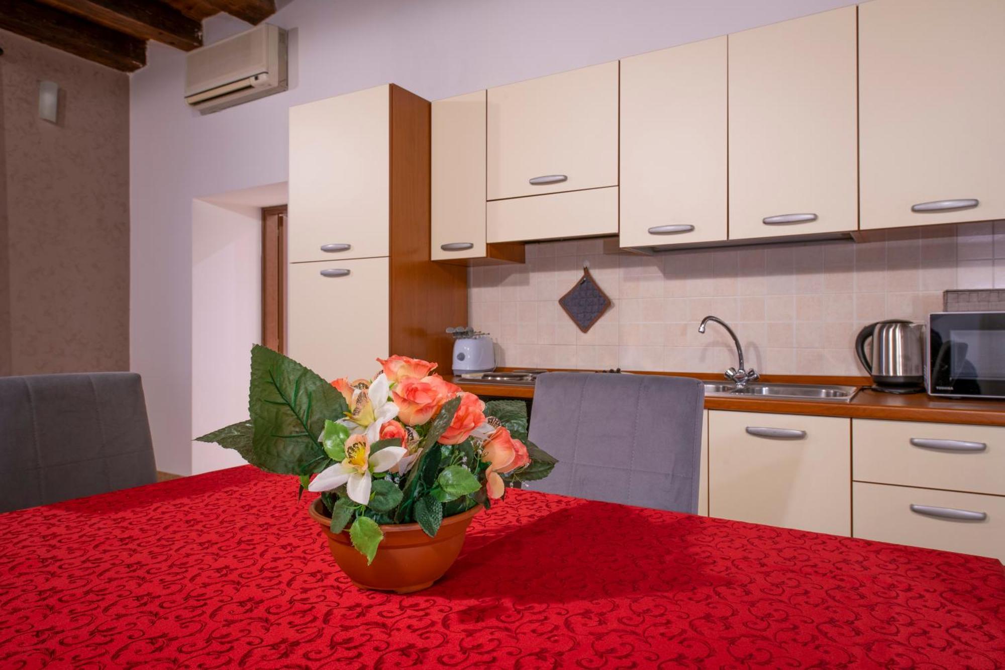 Palace Home Mazzini Verona Center Екстер'єр фото