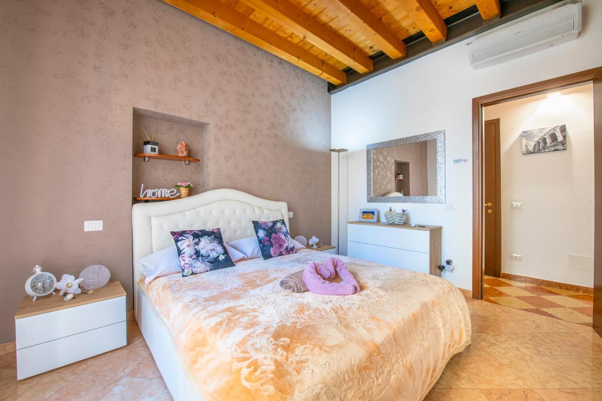 Palace Home Mazzini Verona Center Екстер'єр фото
