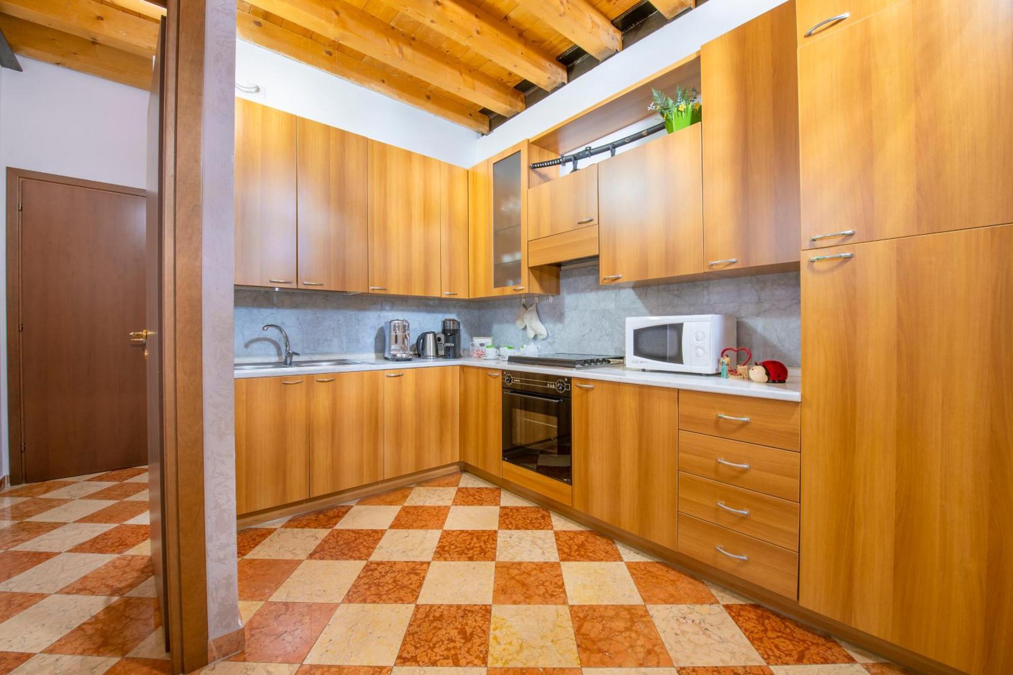 Palace Home Mazzini Verona Center Екстер'єр фото