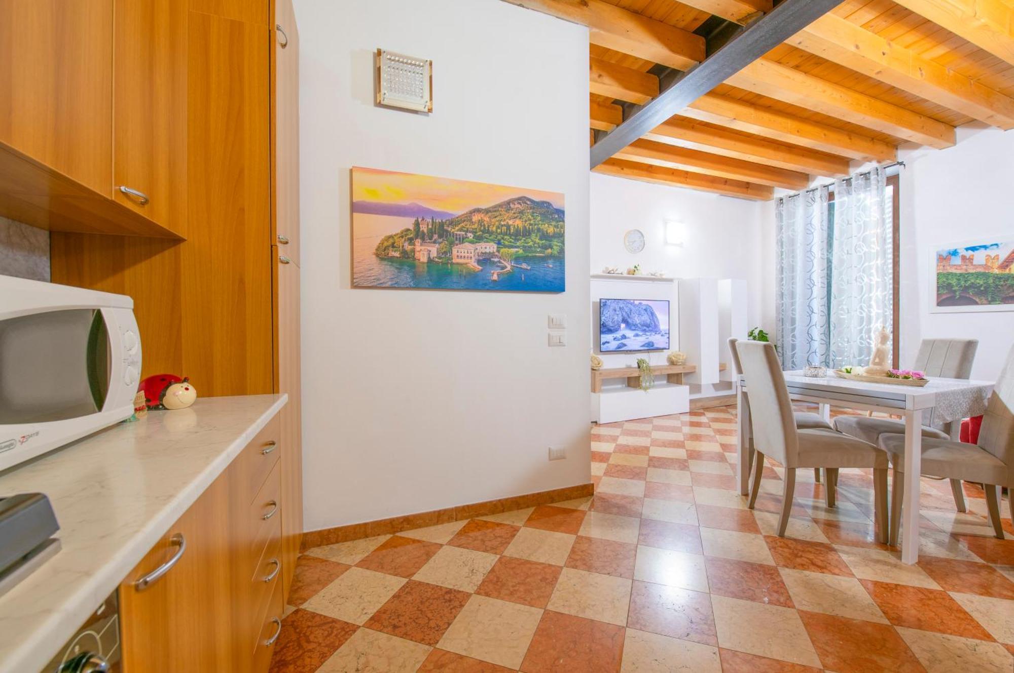 Palace Home Mazzini Verona Center Екстер'єр фото